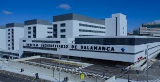 BarruecoMiguel's tweet photo. El nuevo hospital de Salamanca en el que puso “tanto esfuerzo en homogeneizar” la cartelería sigue careciendo de señalización acerca de la prohibición de fumar en todo el recinto hospitalario. Así no, #Salamanca necesita un #HOSPITALSINHUMO, según ordena la Ley. https://t.co/opgKYmgEcV