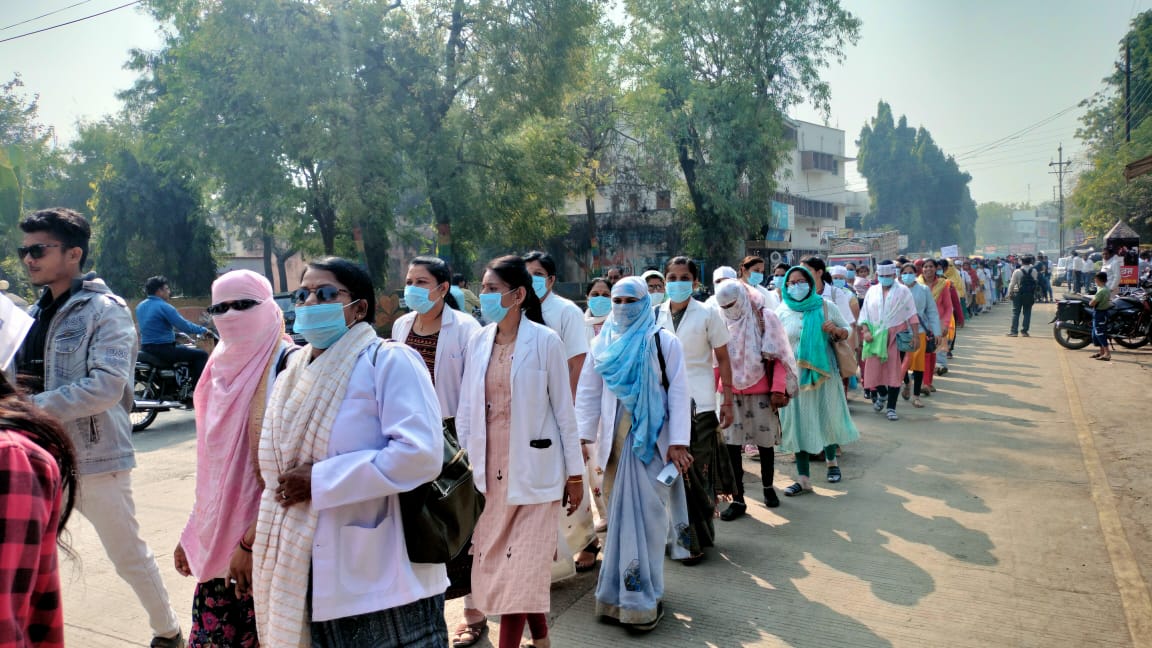 aashritaji's tweet photo. #nhm_mp
#health_worker
#devduto_ka_shoshan
Nhi kisi se bhikh mangte
Ham apna adhikar mangte https://t.co/rLXSeMpgPN