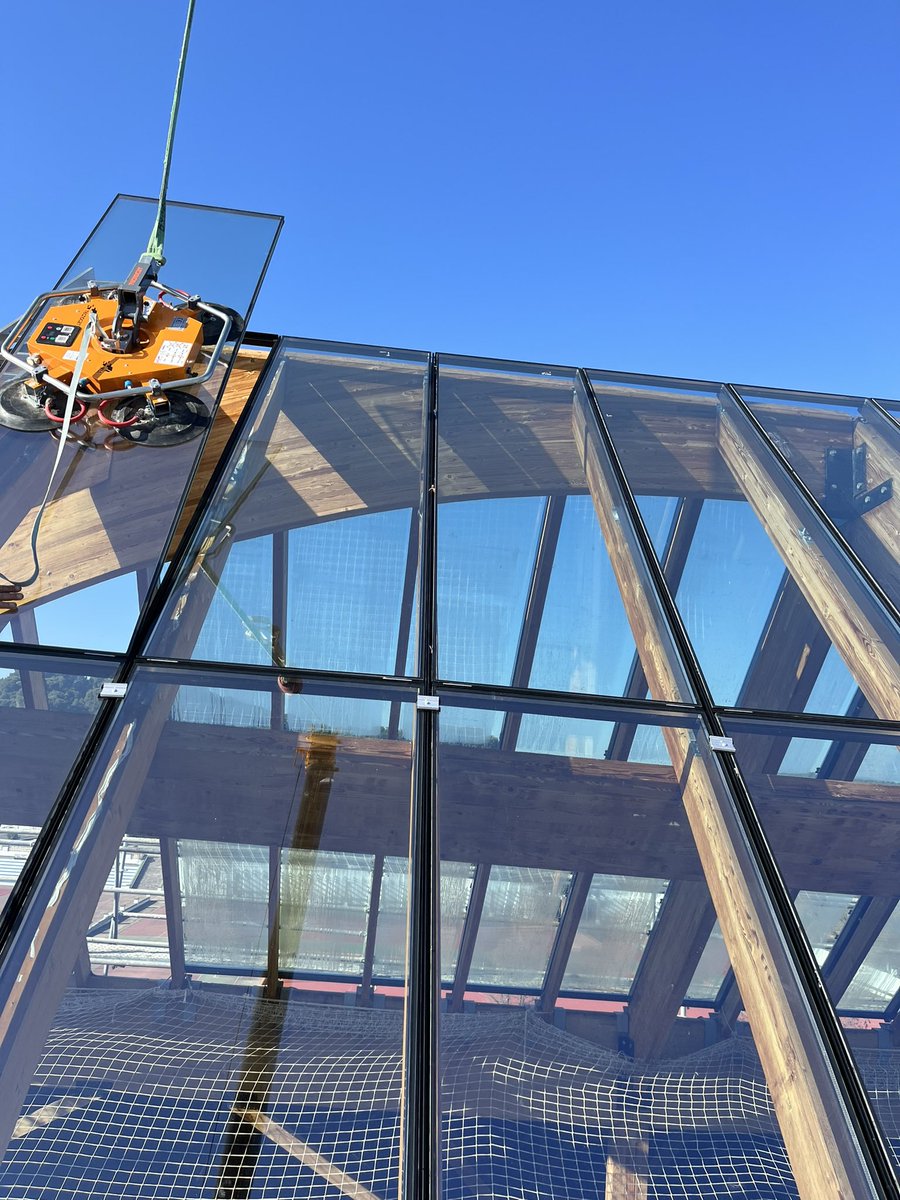 ironproyect's tweet photo. Rehabilitacion de lucernario , cambio integro de cúpula de cristal. #rehabilitación #cúpula #vidrio #lucernario #cubierta #obra #construcción #edificación #fachada #aluminio #fijaciones #glassokutions #grua #murocortina #ironproyect https://t.co/kHwoLg0j26
