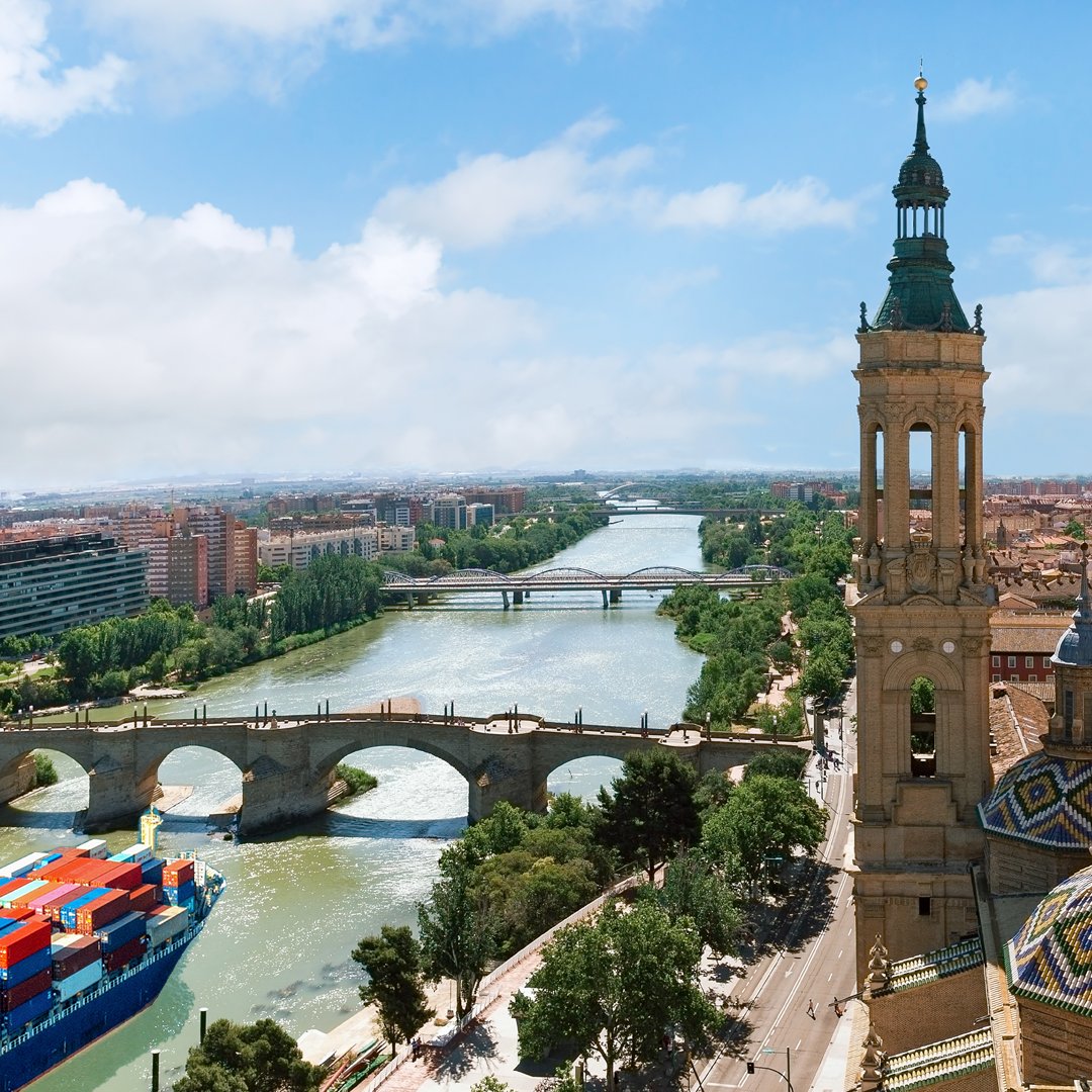 JCVShipping's tweet photo. ⚠️ ¡ATENCIÓN! ⚠️

¡NOTICIA DE ÚLTIMA HORA!

Una naviera ⛴️ ha quedado atrapada en el río Ebro, justo en la zona frente a la 📍 Catedral de Nuestra Señora del Pilar.

➡️ ¡Os mantendremos informados!

#JCVShipping #TransporteMaritimo #diainocentes #inocentada #Nicetoshipyou https://t.co/Axqw8ab77l