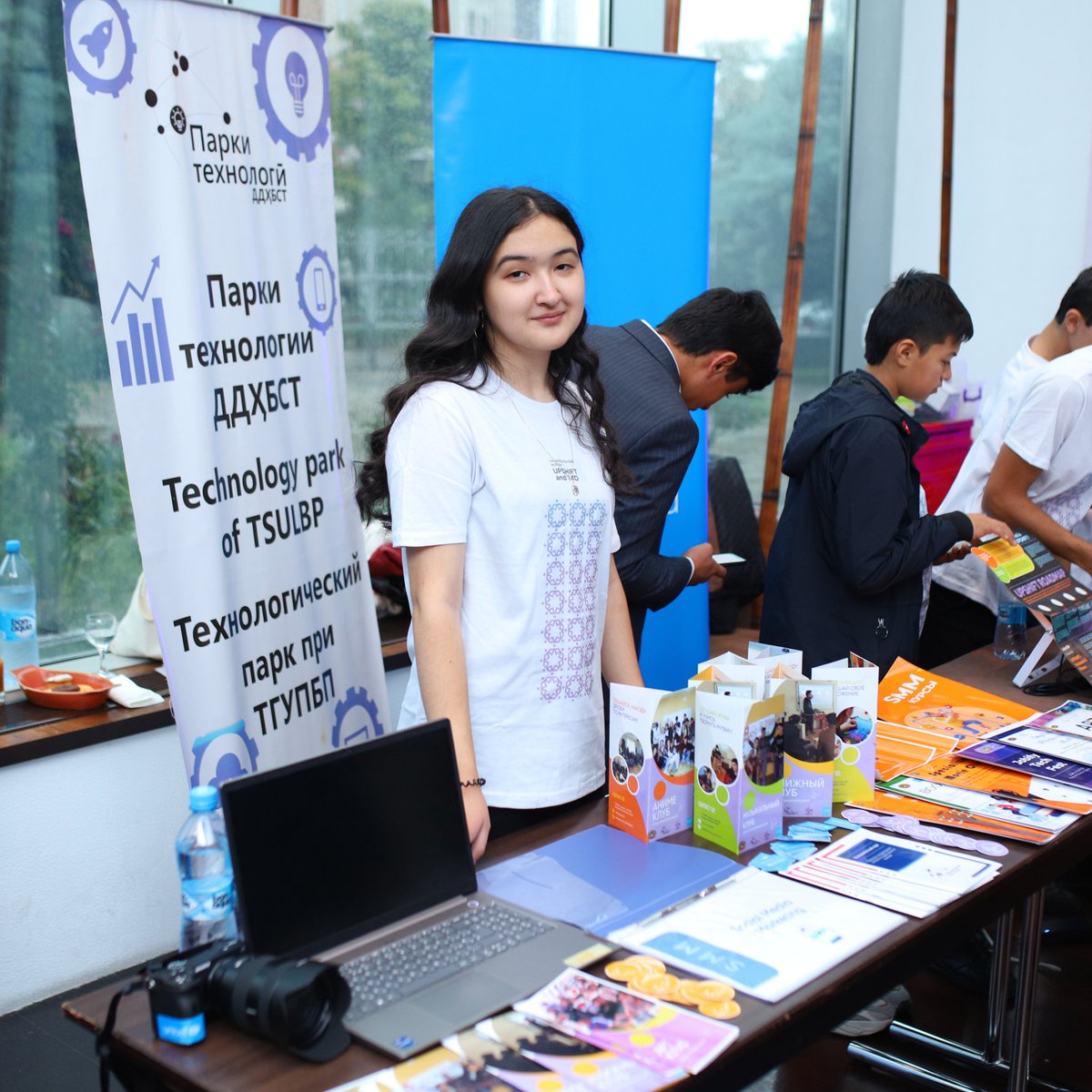 unicef_tjk's tweet image. #YearInReview2022: In Oct, @UnicefTajik organized the National #UPSHIFT & #Tech4Development Forum to celebrate youth-led #innovations and #socialentrepreneurship with a special focus on girls' empowerment in IT and #STEM in #Tajikistan.