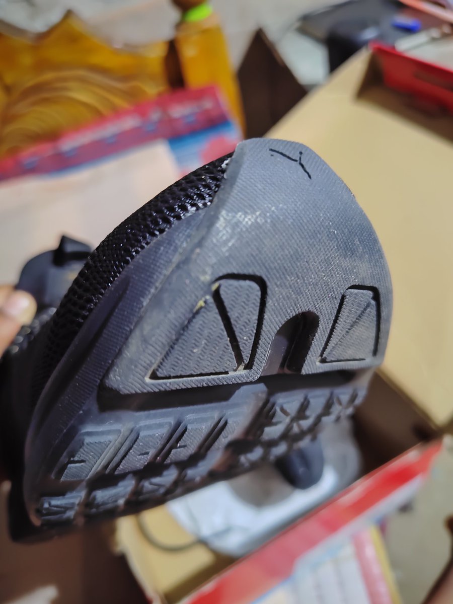 Suchislink's tweet photo. @myntra These are the images of the product i received and you are claiming it had been dispatched after proper quality check from your warehouse..And now you are not taking its return inspite of this https://t.co/04MFKzSfWl