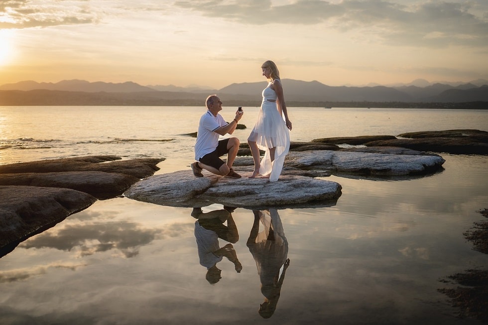ilcomuneinforma's tweet photo. Mi vuoi sposare? Cinque luoghi romantici per la proposta di matrimonio  - Leggi tutto su https://t.co/AZaa9SNRt6 https://t.co/RtKd1IeSbO