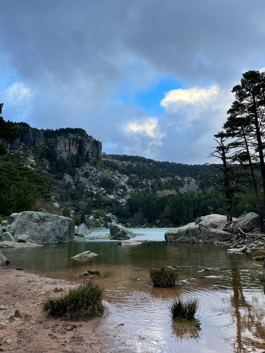 sararomeca's tweet photo. 📍 Laguna negra, Soria. https://t.co/vgRk7sSBzh