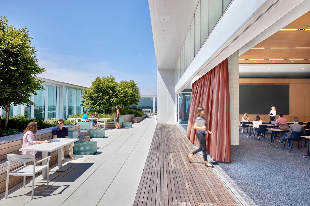 Forbes's tweet photo. The New Reason Workers Say They Come To The Office? To Actually Focus On Their Work: Survey https://t.co/sgkqdw5MZ1 https://t.co/Zjt99OpEzT