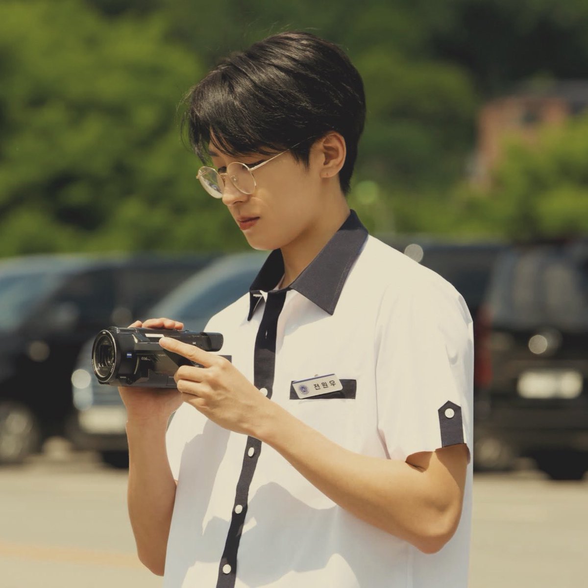 dkyoonie's tweet photo. [ Dear Jeon — soonwoo filo au ]

How does it feel to hold hands with you in public? How does it feel to lean on your shoulders in front of our friends? How does it feel to finally hear from you that you're afraid of losing me too? https://t.co/s25yv0XYT4