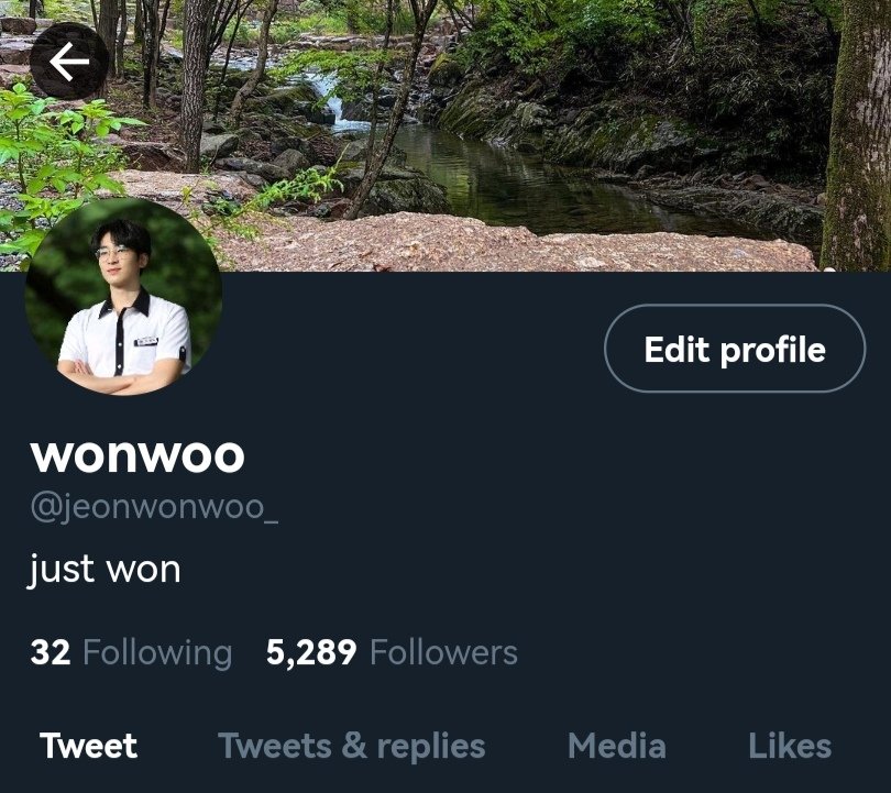 dkyoonie's tweet photo. [ Dear Jeon — soonwoo filo au ]

How does it feel to hold hands with you in public? How does it feel to lean on your shoulders in front of our friends? How does it feel to finally hear from you that you're afraid of losing me too? https://t.co/s25yv0XYT4