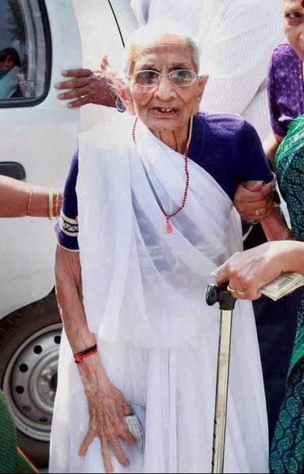 mpparimal's tweet photo. Praying for the speedy recovery of Hiraba, mother of Hon PM, Shri Narendra Modi. She has been admitted to the UN Mehta Hospital in Ahmedabad.

@PMOIndia @narendramodi https://t.co/QB9exrEErB