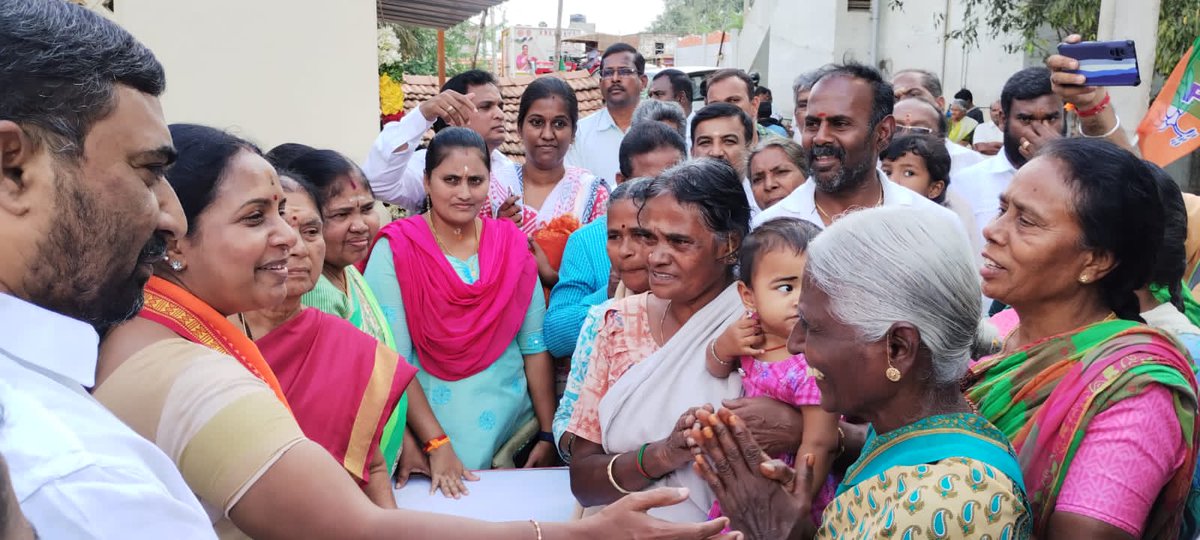 VanathiBJP's tweet photo. கோவை தெற்கு சட்டமன்ற தொகுதி மேம்பாடு நிதியில் 66 வது வார்டு கருப்பராயன் கோயில் வீதியில் கழிவு நீரேற்று நிலையம் திறக்கப்பட்டது உடன் @drcksaraswathi  MLA மற்றும் கட்சி நிர்வாகிகள் கலந்து கொண்டனர் ..
#kovaisouth https://t.co/yOPd5C08kq