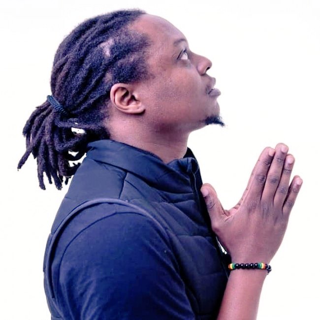 YamikaniMasese1's tweet photo. I only Give Flowers 💐💐💐💐 to People who Deserve them..
Hope you get these Rose's 🌹🌹🌹
Long Leave Legendary #3rdEye 
Keep Resting In Peace ✌️
#Mafunyeta
#EvisonMatafale
#Martse
u gave us gud Music of All Generation's 
🌹🌹🌹💐💐💐 https://t.co/TbywQge7i3
