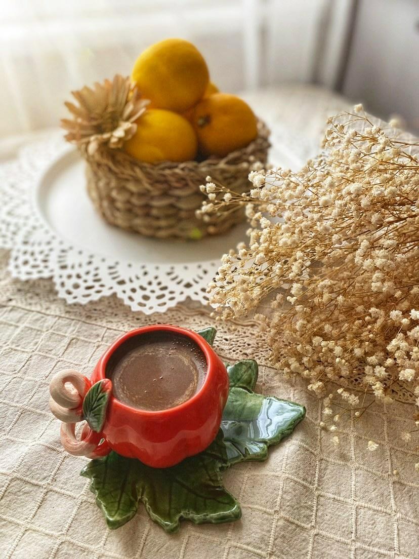 Anadolu'da cennet yiyeceği denilen balkabağı, enerjisi yüksek turuncusu ile tasarım bir fincan olsa görseldeki haliyle nasıl olurdu?
Link👇
ty.gl/e1qz7do2
#fincan #handmade #kahve #hediye