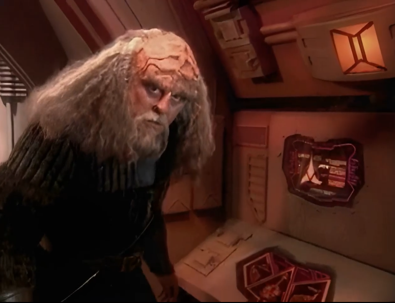 RebootTech4's tweet photo. #Klingon seems to be trending.  Don't forget these lovely Klingons; From the 1996 FMV Game; "Star Trek: Klingon", directed by Jonathan Frakes @jonathansfrakes.  Characters pictured: Martha Hackett, John Cothran,  J.G. Hertzler, Joe Hulser and two others that I'm not sure. https://t.co/b3QFcqOvuq