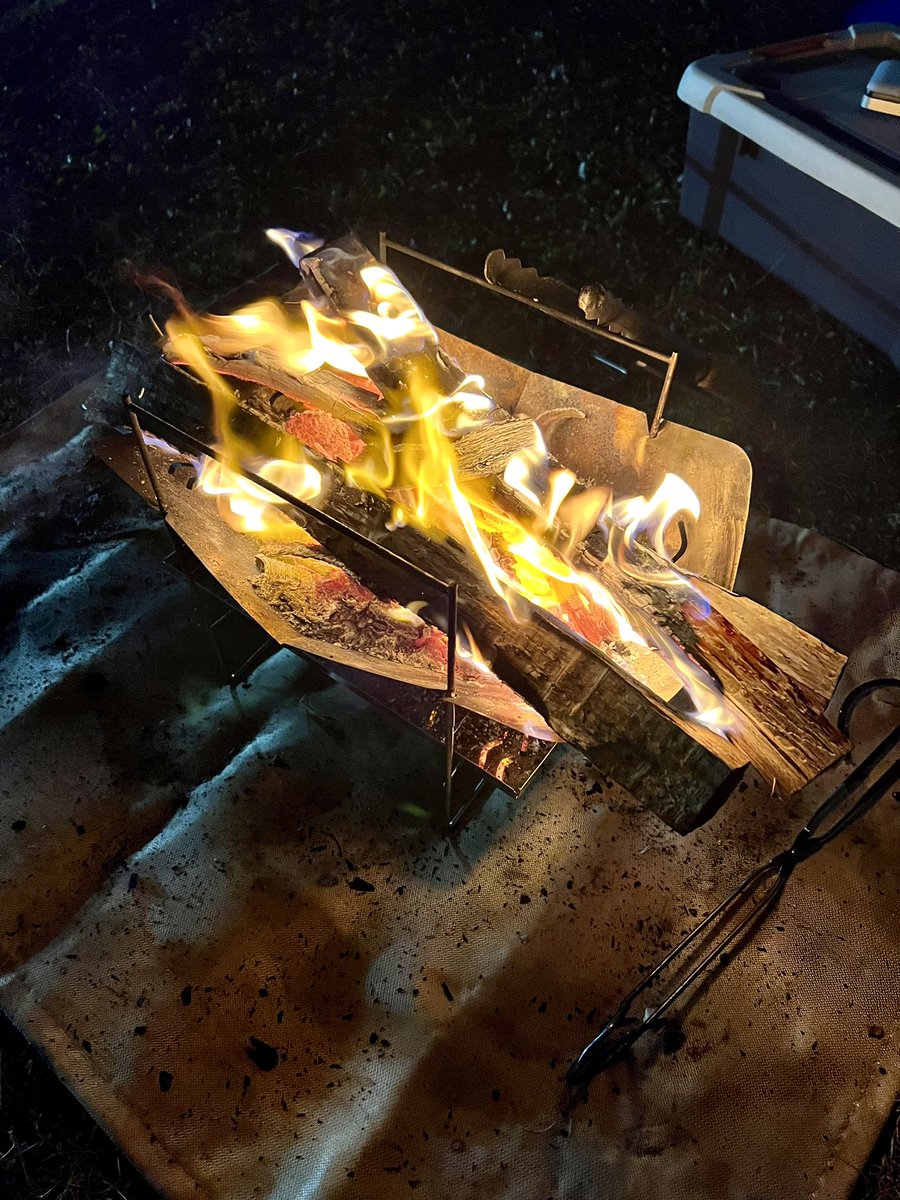 kobayu28's tweet photo. 火って本当にずっと見てられますね https://t.co/q2jcSS3sxA