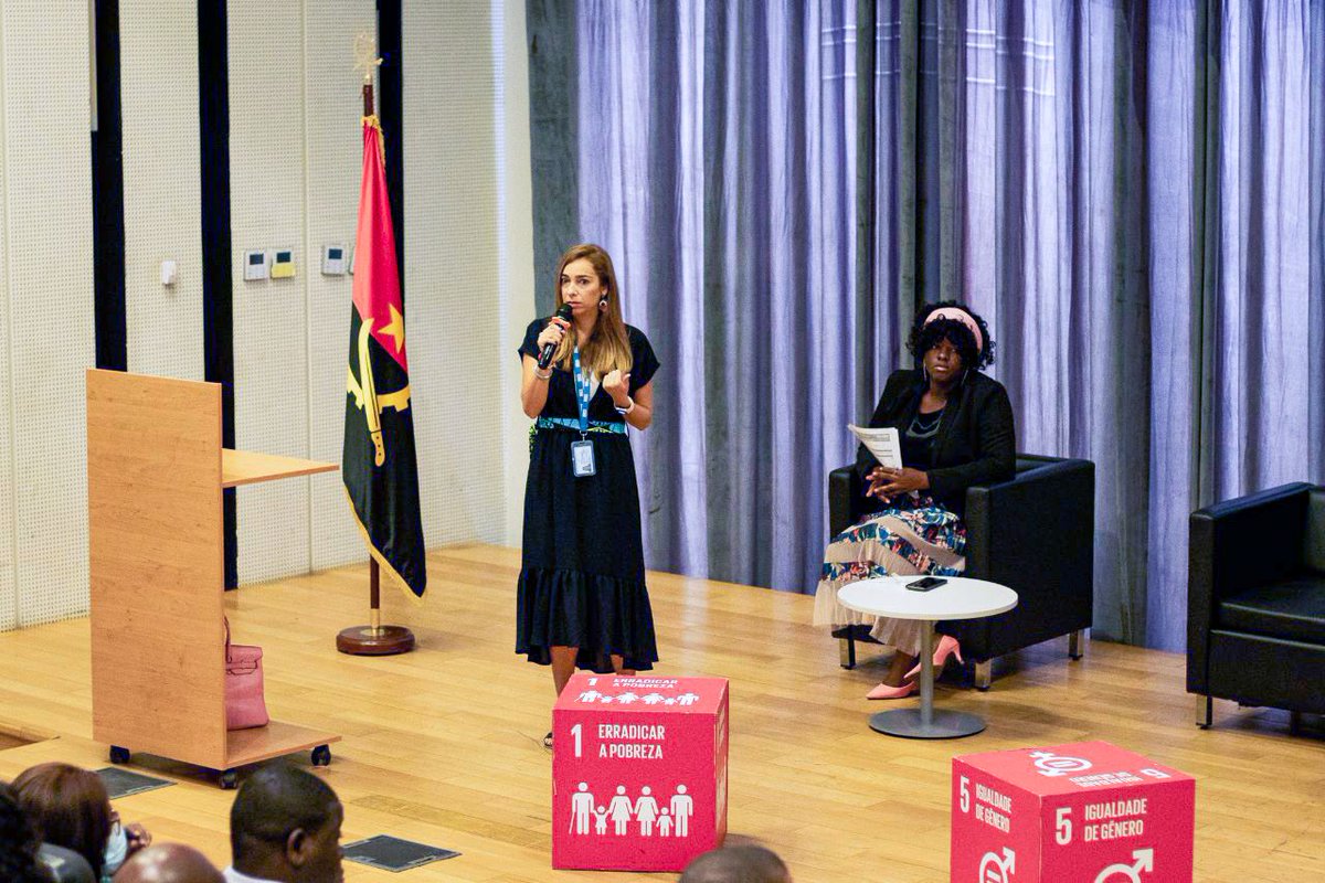 UNDPAngola's tweet photo. Em #2022 iniciámos o processo do #CrescerDigital em #Luanda na #Mediateca Zé Dú no #Cazenga, com 5 assessores do #inapem que acompanharam a caminhada de 100 #empresários no crescimento das suas #vendas, através da #digitalização dos seus #negócios
#PNUDAngola #desenvolvimento https://t.co/bldRkI8CK8