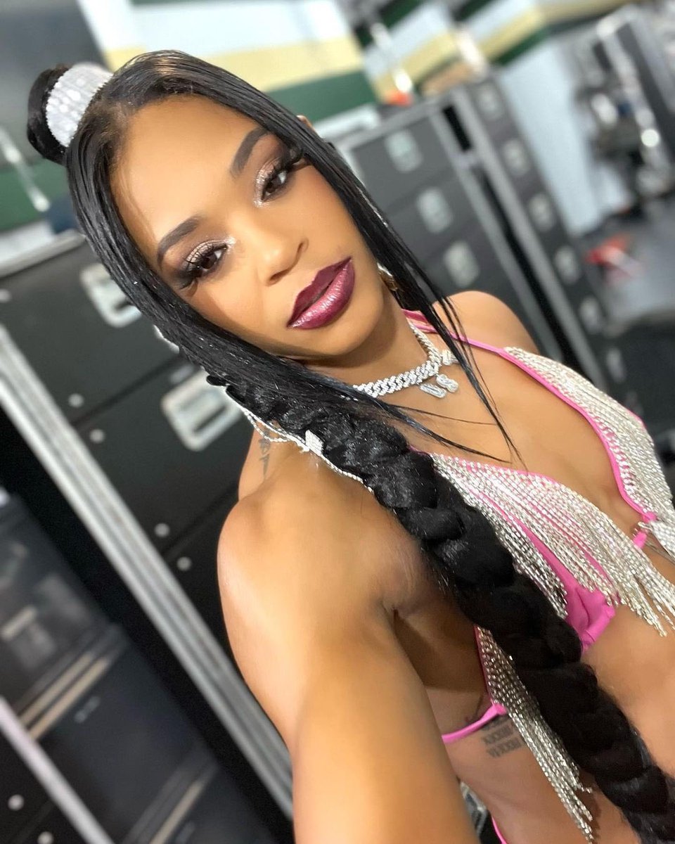 JonnyLeTran5's tweet photo. Bianca Belair π #BiancaBelair #ESTofWWE #ESTofEverything #beautiful https://t.co/ZKSwHYRiMi