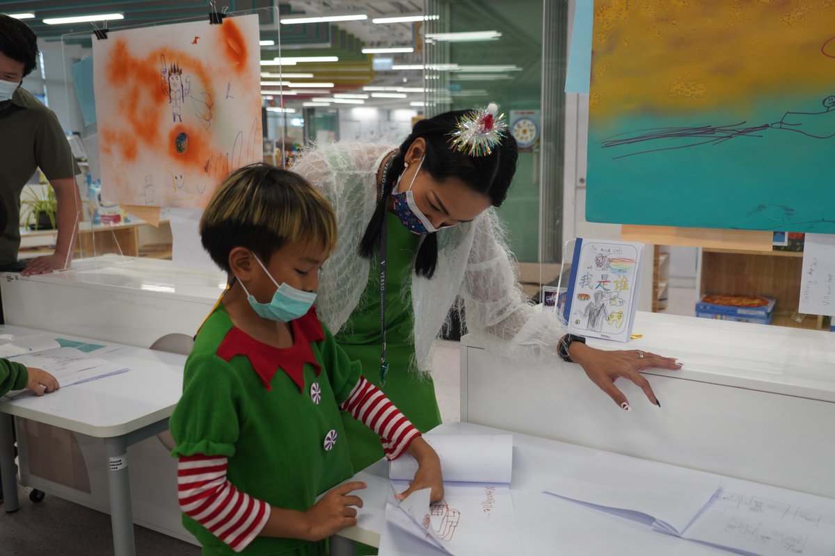 versoschool's tweet photo. After receiving tips from many guest authors, it was time for our C1-2 learners to present their own storybooks! They went through the process of storytelling by creating a storyline,drawing characters&painting. It was wonderful to see the variety of work.
#versoschool #versoLL https://t.co/Z7SZ3RVeO5