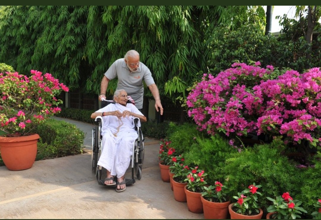 VirendraPoswal6's tweet photo. प्रिय प्रधानमंत्री श्री @narendramodi जी के माताजी की अस्वस्थता की खबर सुनकर मन  विचलित है।
देश को मोदी जी जैसा हीरा प्रदान करने के लिए मोदी जी की माताजी का कोटि कोटि नमन।
ईश्वर उन्हें जल्द स्वस्थ बनायें 🙏🏽
#PMModiMotherHealthUpdate #HeerabenModi https://t.co/zQAnrt1vKJ
