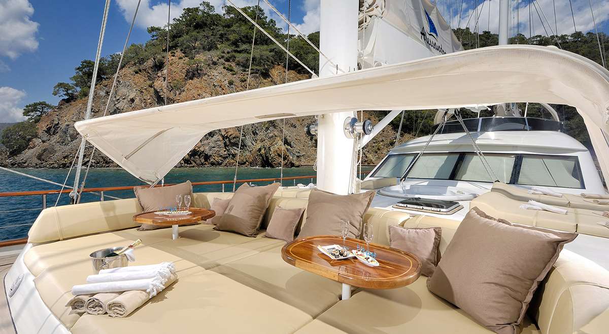 Ocean_Charter's tweet photo. Descubre Grecia, cuna de la civilización occidental, a bordo de un lujoso crucero privado. Conocerás el país de las 6.000 islas, rico en sol, playas, historia, arte y cultura. #EnjoySeaExperience con #OceanCharterclub
Leer más: https://t.co/UAAqIWF8nw https://t.co/OwPyWPo37w