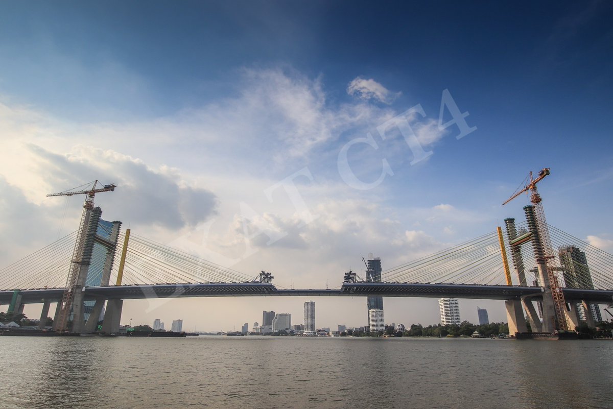 Rama3Ring's tweet photo. แอดมินฝากภาพมุมกว้างสะพานสวยๆ กลางแม่น้ำเจ้าพระยาให้ชมก่อนปิดไซต์งานโครงก��รฯ ให้พนักงานได้หยุดยาวช่วงปีใหม่ หลังจากทำงานหนักมาตลอดทั้งปี 2565ครับ👷🏗👷 #ช.การช่างห่วงใยใส่ใจสิ่งแวดล้อม #งานก่อสร้าง #ทางด่วน #เบี่ยงจราจร #exatrama3c4project https://t.co/y5WgcCuYO5