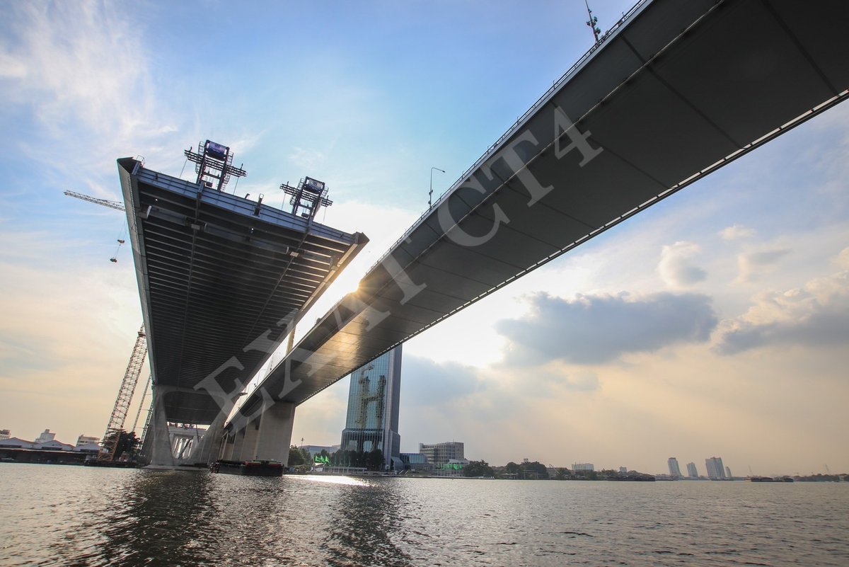 Rama3Ring's tweet photo. แอดมินฝากภาพมุมกว้างสะพานสวยๆ กลางแม่น้ำเจ้าพระยาให้ชมก่อนปิดไซต์งานโครงก��รฯ ให้พนักงานได้หยุดยาวช่วงปีใหม่ หลังจากทำงานหนักมาตลอดทั้งปี 2565ครับ👷🏗👷 #ช.การช่างห่วงใยใส่ใจสิ่งแวดล้อม #งานก่อสร้าง #ทางด่วน #เบี่ยงจราจร #exatrama3c4project https://t.co/y5WgcCuYO5