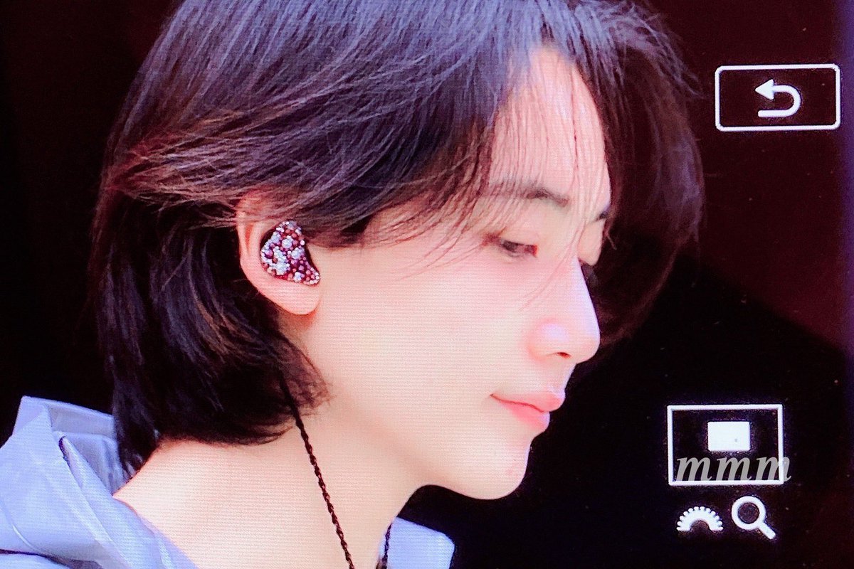 tinyhanniepics's tweet photo. pretty #정한 #JEONGHAN https://t.co/535igVLmFR