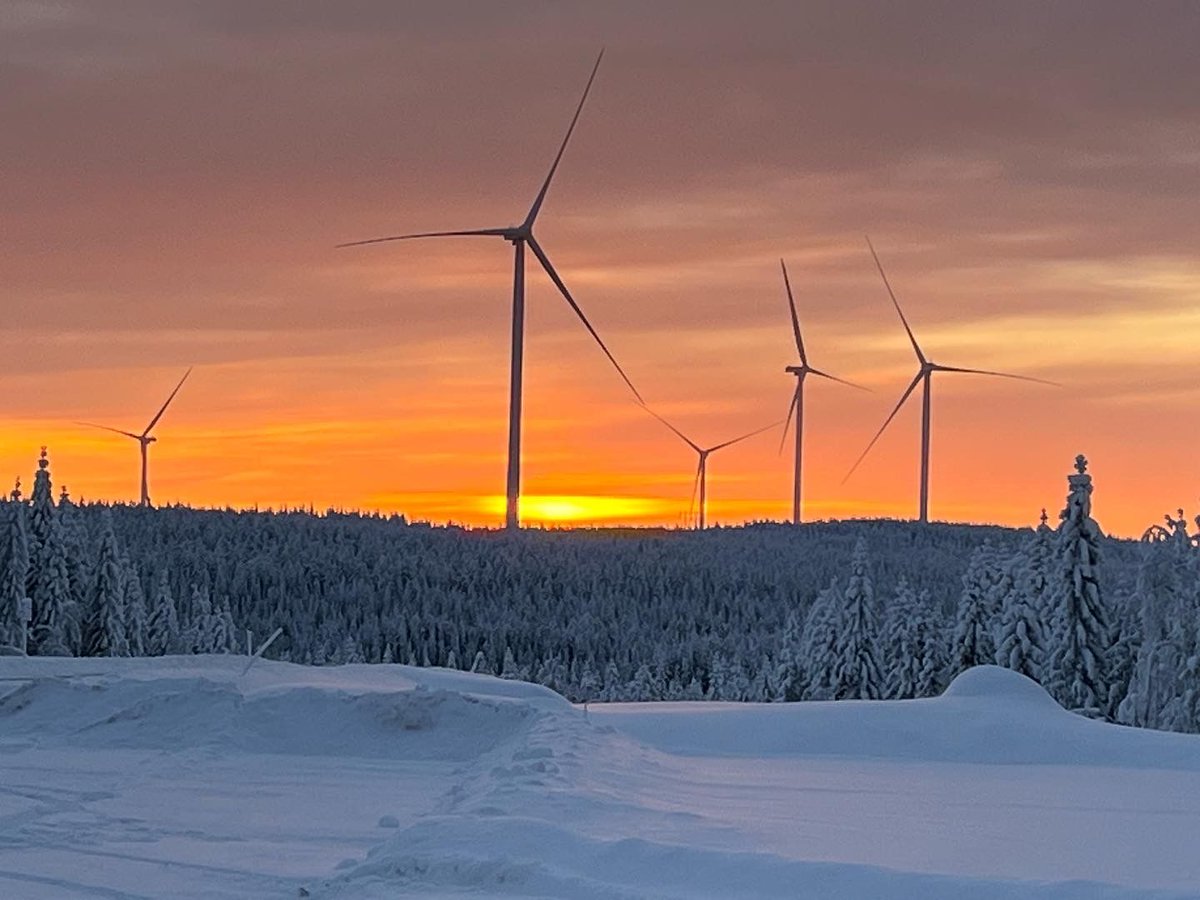 Global_Wind_S's tweet photo. Beautiful winter landscape at Aura in the Nothern part of Sweden❄️🤩 

Enjoy the Holiday Season and stay safe. 

 #windenergy #globalwindservice #Renewableenergy https://t.co/zBG4u3v1fS