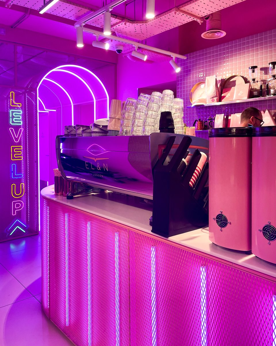 victoriaarduino's tweet image. Pink Madness 💕💕
Welcome to sensational EL&N London!
In this wonderful vibes, VA388 Black Eagle is perfect thanks to its performance, features and incredible design.
Have you ever visited @elan_cafe?
#VictoriaArduino #elancafe #london #VA388 #VA388BlackEagle