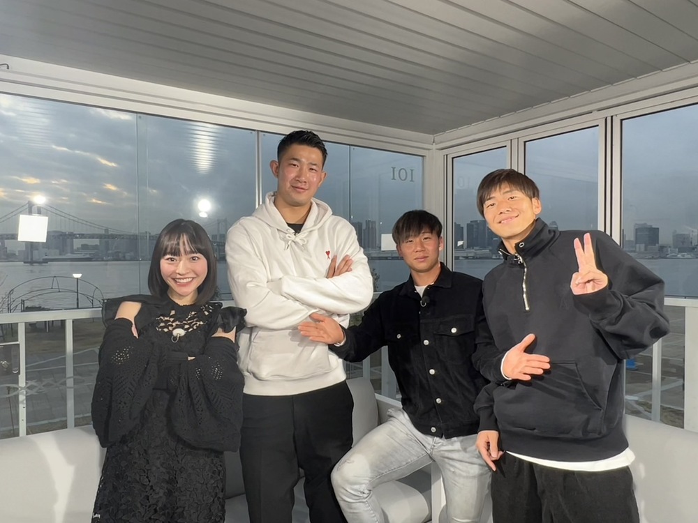 fctokyoofficial's tweet photo. 🔵🔴
TOKYO MXで放送中の応援番組 『F.C. TOKYO CONNECT』の年末スペシャルは #TOKYOMX1 で本日19時から放送です!!🙌😆
https://t.co/cHrqT2RIXR 
ぜひご覧ください!!🔵🔴😊🤝 
#高崎かなみ #石川直宏 #東慶悟 #波多野豪 #安部柊斗 #塚川孝輝 
#fctokyo #tokyo https://t.co/oETi6iYd7S