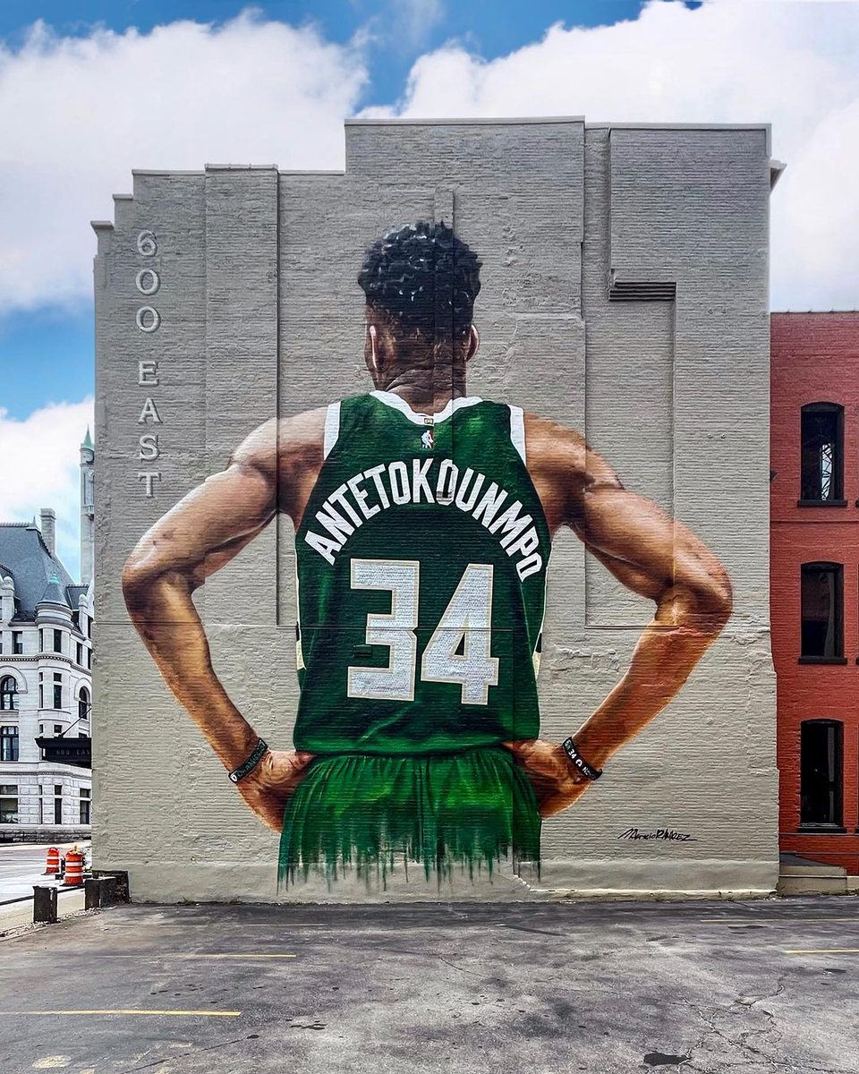 brababella's tweet photo. #Streetart #GiannisAntetokounmpo by #MauricioRamirez @ #Milwaukee Wisconsin USA
Info at: https://t.co/19Co0ue5pg
#streetartMilwaukee #streetartWisconsin #basket #basketplayer #streetartusa #arteurbana #urbanart #murals #muralism #contemporaryart #artecontemporanea @mauriciopaints https://t.co/MLMudyAw2N