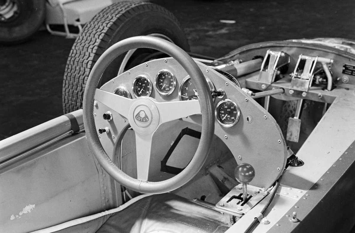 aut0mob's tweet photo. #Jim_Clark's #Lotus25 Climax stripped bare naked 🏁 #F1porn
📸David Phipps https://t.co/LLvx25c7BB