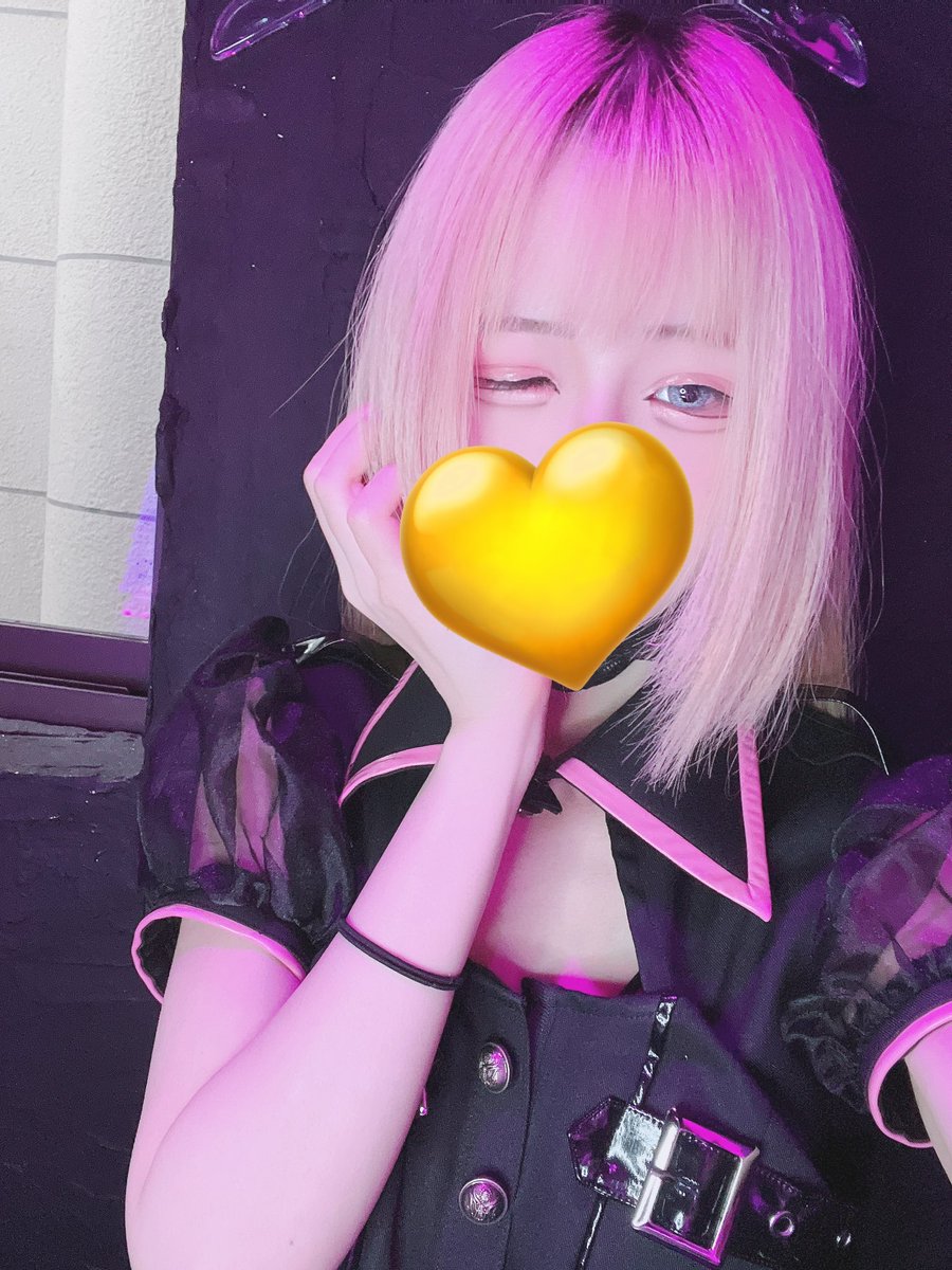 shiranui__1818's tweet photo. ろぐいんしました！
今日ワンオペです…
寂しいので会いに来てください🥺

ツイキャスもするので是非遠隔お願いします|´-`)ﾁﾗｯ

@bazzhoney 

 #コンカフェ  #コンカフェキャスト  #難波  #心斎橋  #宗右衛門町  #ミナミ  #御堂筋  #少しでもいいなと思ったらいいね  #美男美女と繋がりたい https://t.co/KCW4mpFTDl