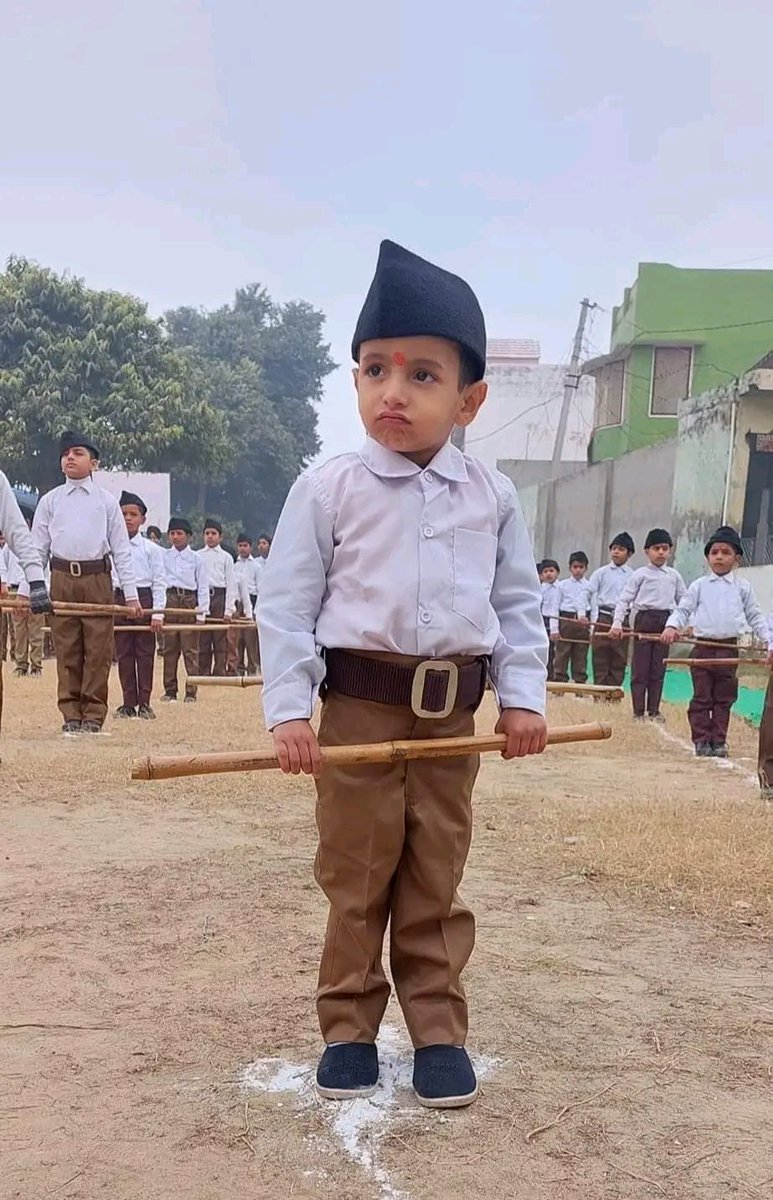 RSSgeet's tweet photo. हम मातृभूमि के सैनिक हैं .... @RSSgeet https://t.co/djvseNcXrn