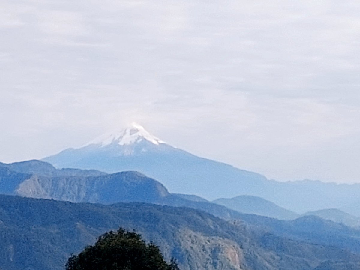 TierradentroAnc's tweet photo. Esto es Tierradentro Ancestral. Un viaje con una vista espectacular, al fondo el Nevado del Huila https://t.co/H5GlqhPRy0