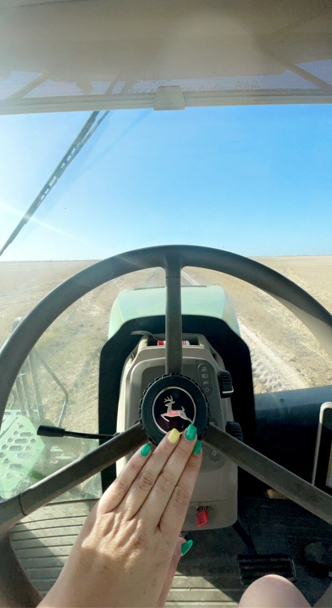 BiancaWebby's tweet photo. Bit of #johndeere fashion @JohnDeere https://t.co/nU1EEbNup8