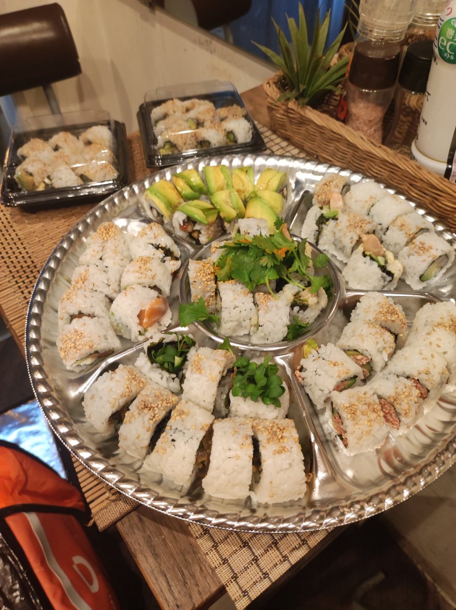 ロール寿司だぶるくぉてーしょん粋 🇺🇸 tweet media