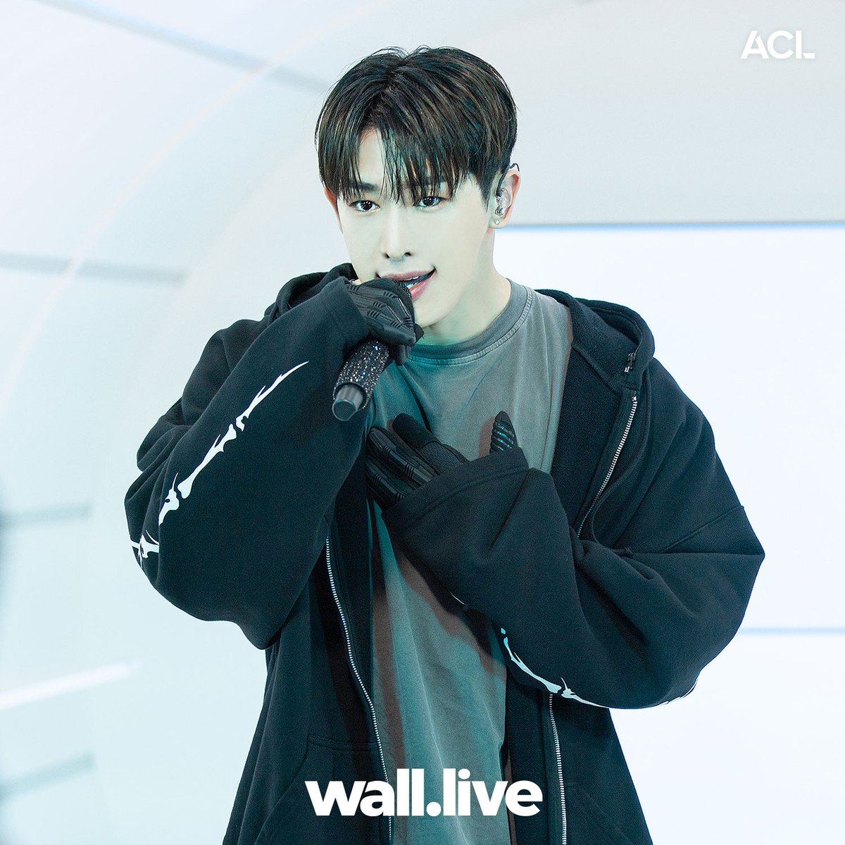 fromm_studio's tweet photo. [#월라이브🎤] X 원호 WONHO
@official__wonho

원더월의 오리지널 라이브 콘텐츠 ‘월라이브’
열두 번째 라이브의 주인공 

#원호 (#WONHO)의 비하인드 포토를 공개합니다📸

#wall_live #아체라스튜디오 #아체라 https://t.co/tW4YlJdfOV