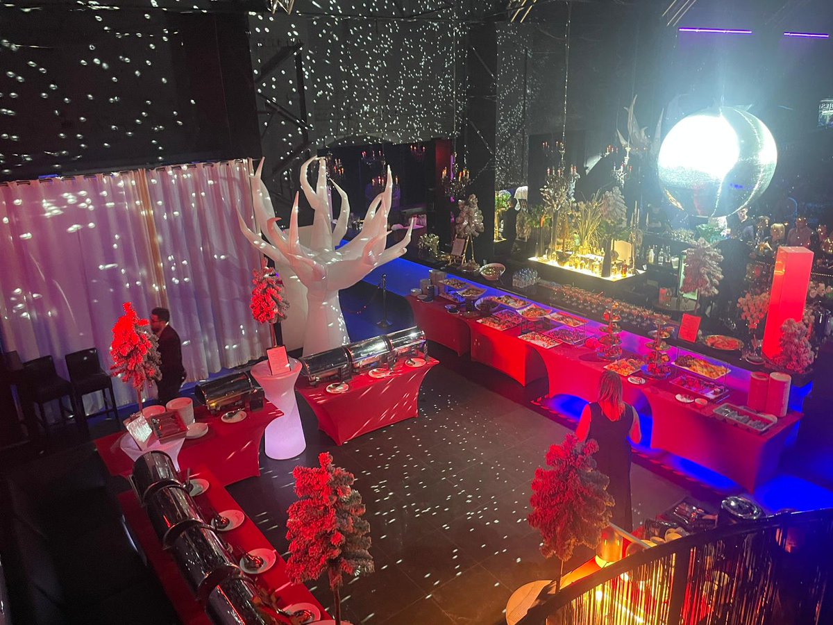 Space_Events_C's tweet photo. Za nami niemal cały grudzień i święta czyli choć chłodny na zewnątrz, jednak gorący okres w roku.
Zorganizowaliśmy dla Was wiele eventów, dostaliśmy mnóstwo miłych feedbacków. 
Czas planować karnawał, konferencje, szkolenia i wydarzenia w 2023!
Space Events Club zaprasza! https://t.co/UnZjt6mwvZ