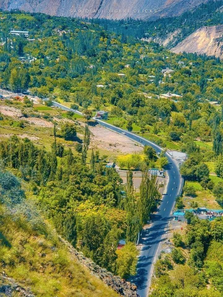 Karakorum Highway Gilgit Baltistan 

📸 Sadiq Ali
