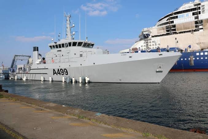 OvieNews's tweet photo. Nigeria recently took delivery of this $9m vessel from France to keep our waters safer . President Buhari keep investing in infrastructure and military equipment. https://t.co/u0vp601qip
