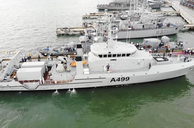 OvieNews's tweet photo. Nigeria recently took delivery of this $9m vessel from France to keep our waters safer . President Buhari keep investing in infrastructure and military equipment. https://t.co/u0vp601qip