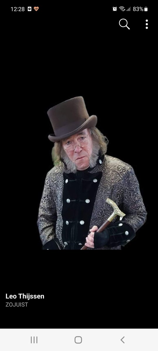 Zo'n erge vrek is #Scrooge nou ook weer niet. Hij heeft onlangs een nieuwe "oude" hoed aangeschaft.