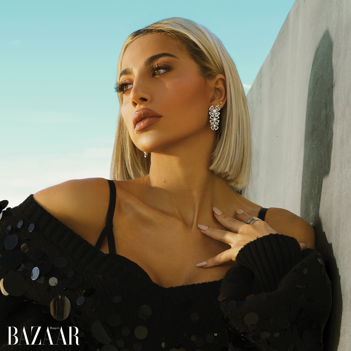 Bulgariofficial's tweet photo. .@ModelRoz takes her fearless attitude to the pages of #HarpersBazaar #Vietnam, decked out in some equally audacious #Bulgari creations. See her ensemble of #Serpenti, #Fiorever, and bold #Bzero1 #BulgariJewelry https://t.co/Ute8ANQsP4