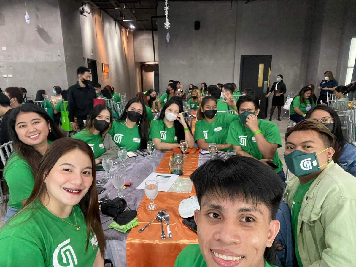 rinaMor18402428's tweet photo. DNs Christmas party with Darren.
Enjoy guys LoveDARREN Team💚

#DARREN @Espanto2001 https://t.co/ZOseaHGfM2