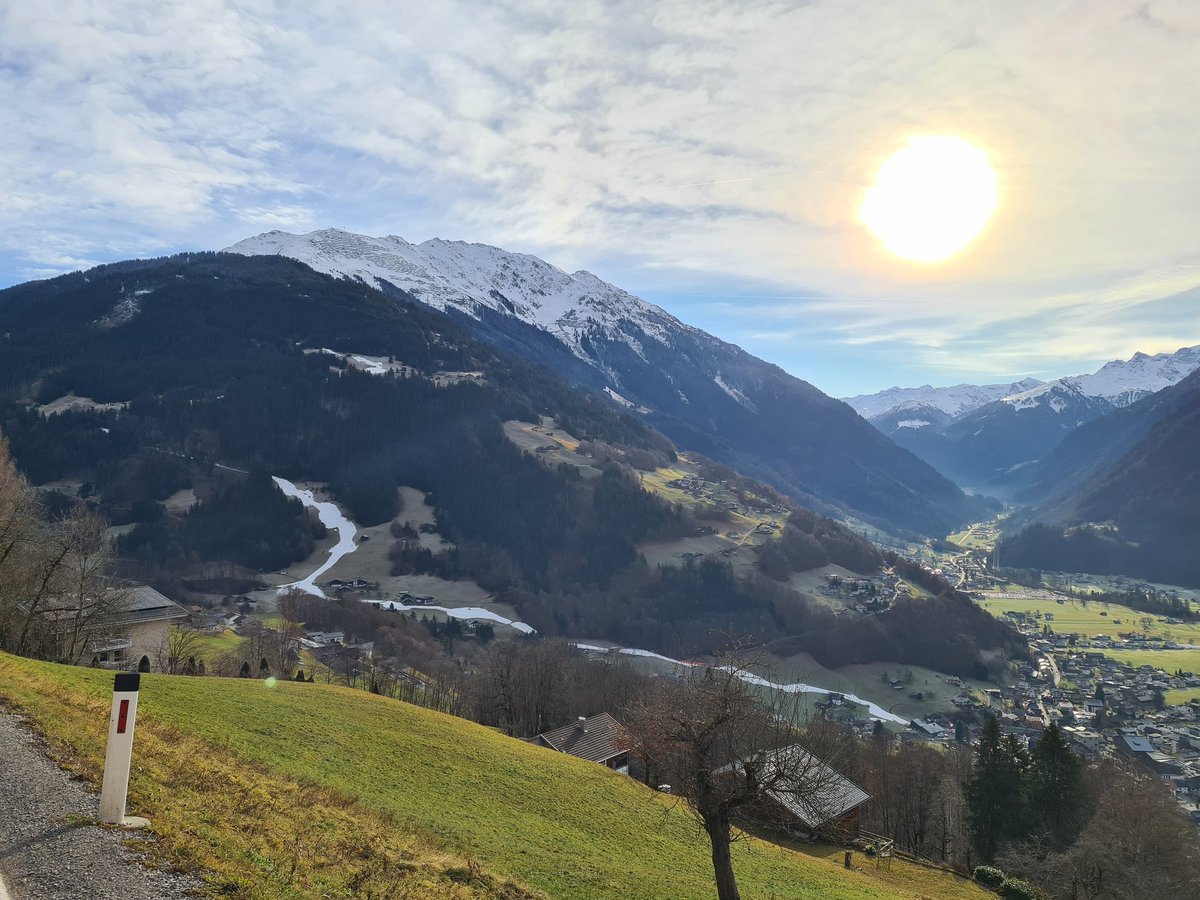 Land der weißen Bänder auf grünen Wiesen. All is well...hier gibt es nichts zu sehen.