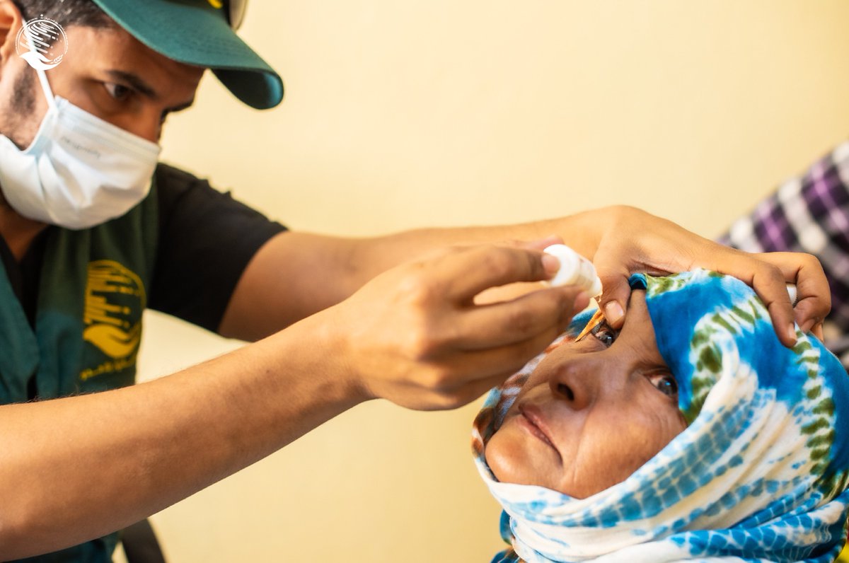 KSRelief's tweet photo. #مركز_الملك_سلمان_للإغاثة يُطلق مشروع #نور_السعودية_التطوعي لمكافحة العمى والأمراض المُسببة له في جمهورية موريتانيا https://t.co/kvCoEYo6lM