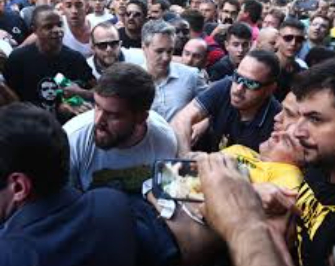 wellernadir's tweet photo. Paulo Pimenta,que foi nomeado para o Ministério da Verdade do governo Lula, faz parte da teoria da conspiração. Contesta a facada que sofreu o Presidente Jair Bolsonaro, atribuindo a"fakeada"Os ministérios do futuro governo sãobformados por técnicos especialistas das suas pastas. https://t.co/GvPsGVo418