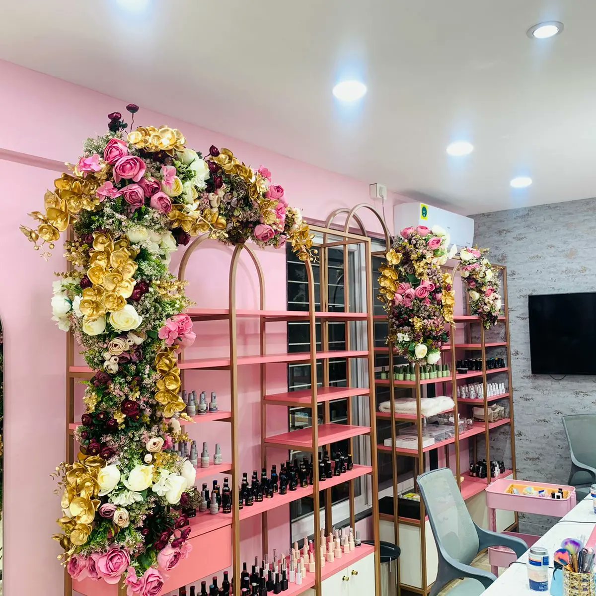 bloomsonlypune's tweet photo. Swipe left ◀️ to see the result 😍
https://t.co/xbo9JBkyFA
#bloomsonly #flowerdeliveryinpune #flowerdecoration #internationalflorist #luxuryflowers #flowersinindia #flowersdelivery #flowersdeliveryinpune #flowersdecorinpune #artificalflower #orderflower #onlineweddingfloristpune https://t.co/Mp8ax8EgkX