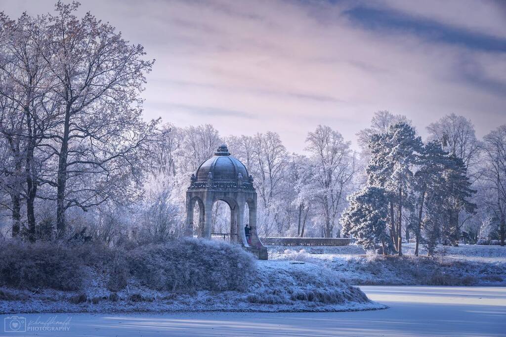 SchnuffiKnuffi's tweet photo. Schnee, Frost und Sonnenschein. Dieser Kombination werde ich niemals müde.
#winter #snow #frost #frosty #winterkind #stadtparkrotehorn #stadtparkmagdeburg #venustempel #cloudporn #sachsenhalt #saxonyanhalt #meinsachsenanhalt #magdeburg #wirsindmd #mein… https://t.co/cfLk6s1OuP https://t.co/RKaVU9NMmz