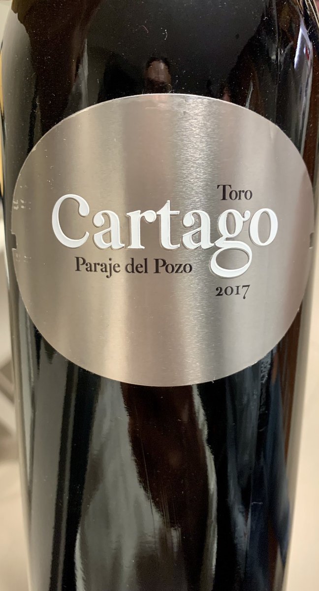 nacho_pelaez's tweet photo. Cosas que van cayendo estos días: Mollet 2021 (prensal blanc y chardonnay, Vins Ca Sa Padrina), realmente rico. Un blanco de #Rarabanda, Xurxo Alba (gustó mucho) y de remate, Cartago Paraje Del Pozo 2017, en formato magnum, amplio y pleno. De 🍷en 🍷disfrutando lo que nos toca😊 https://t.co/NvR1usOHk1