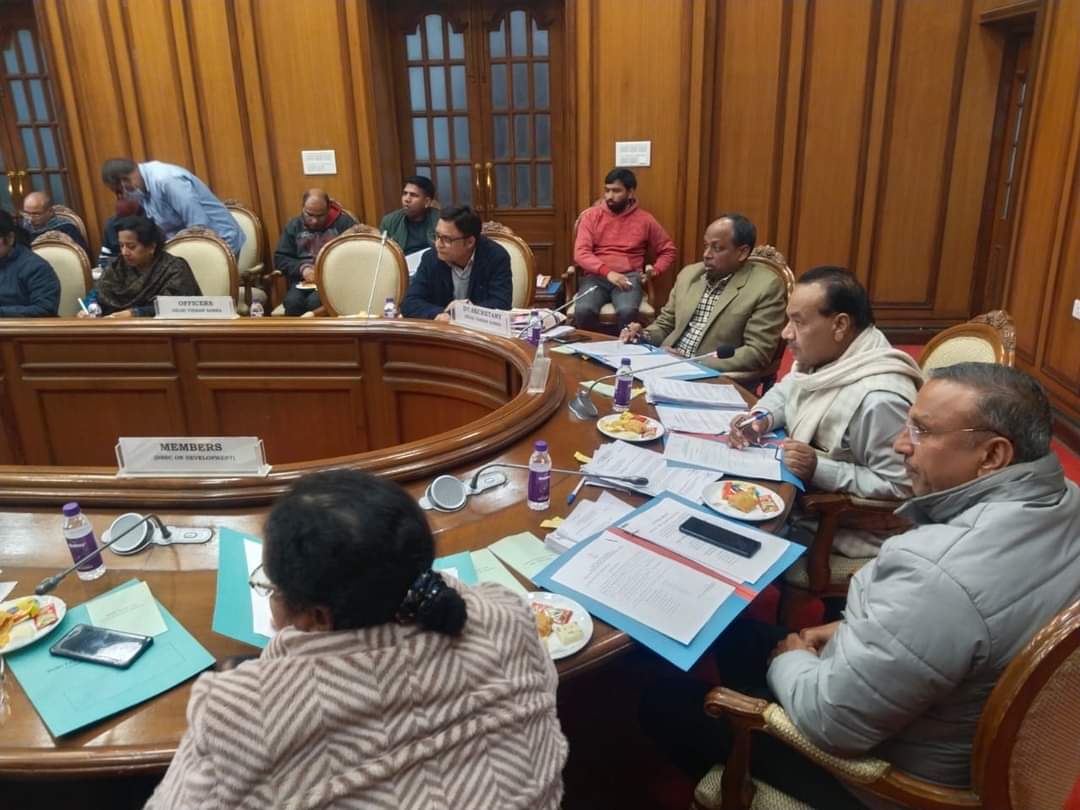 AapRithala06's tweet photo. दिल्ली विधानसभा के महत्वपूर्ण स्टैंडर्ड कमिटी ऑफ डेवलपमेंट के चेयरमैन होने के नाते कमेटी की बैठक की।

अनेक विभागों के उच्चाधिकारियों के साथ दिल्ली को और बेहतर बनाने के लिए बैठक की जिसमे अनेक विषयों पर चर्चा हुई।

साथ ही दिल्ली नगर निगम के अधिकारियों को बुलाया गया https://t.co/P0SKEHIbDX